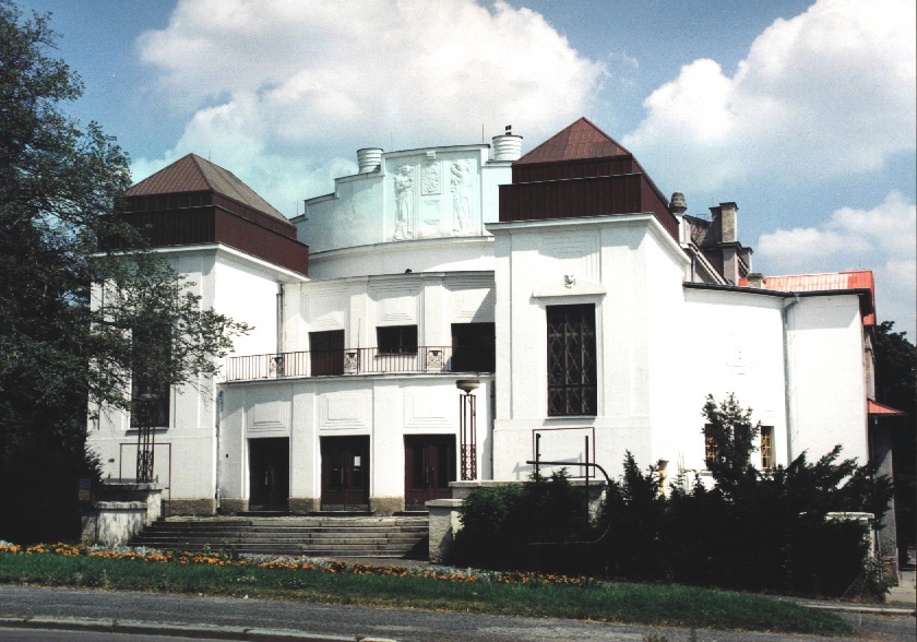 Budova divadla v Kladně